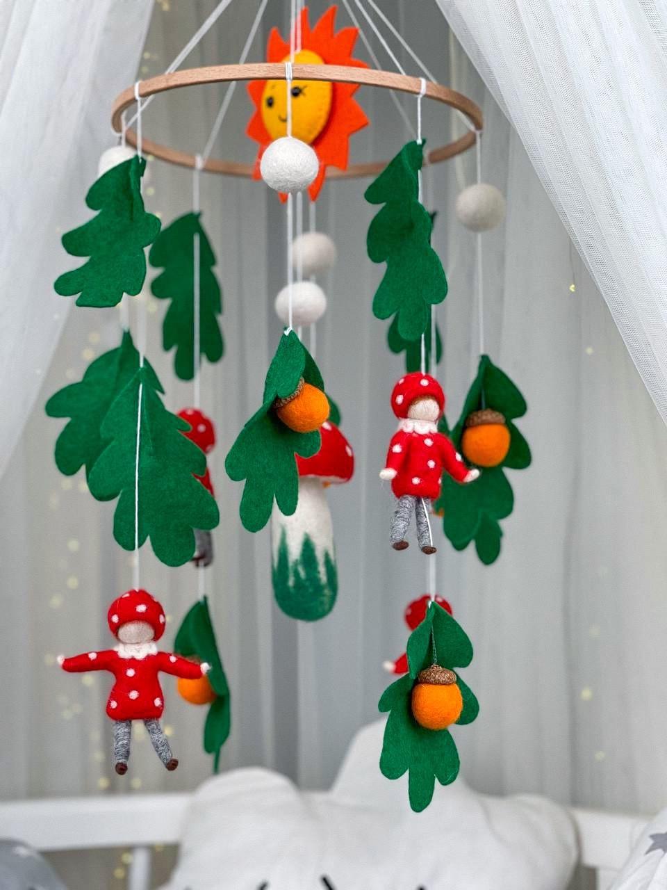 Мобиль детский музыкальный WooolyWool Мухоморчики с 35 мелодиями (27861246)