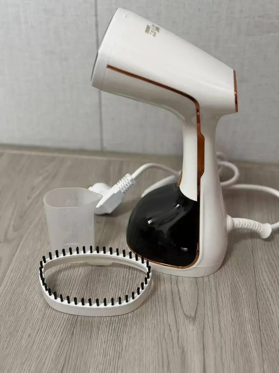 Відпарювач ручний Zepline ZP-210 вертикальний для одягу та штор - фото 2