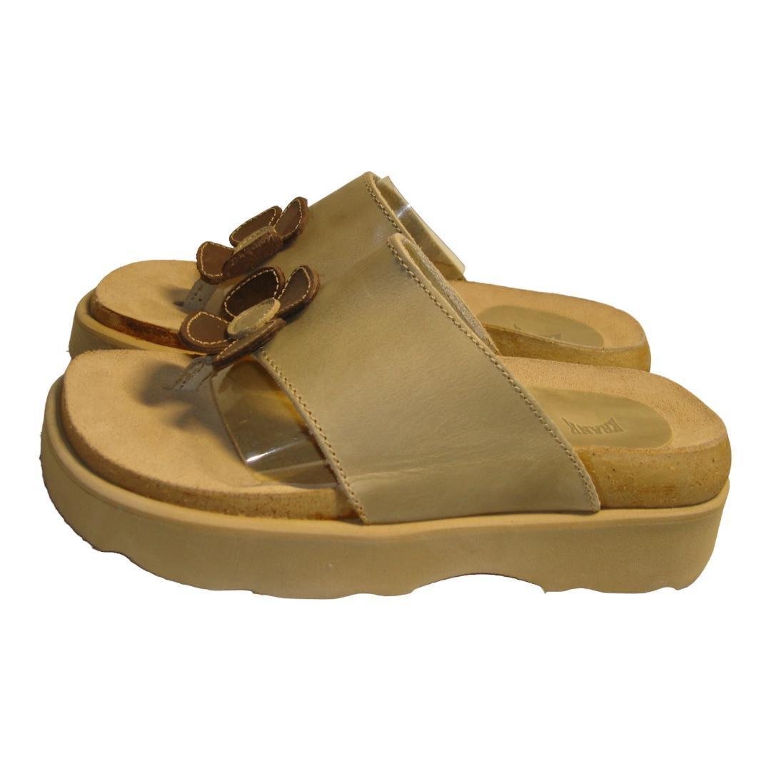 Шлепанцы-вьетнамки женские кожаные на платформе Yokono р. 36 23,5 см Серый (074) Шлепанцы-вьетнамки женские кожаные на платформе Yokono р. 36 23,5 см Серый (074)