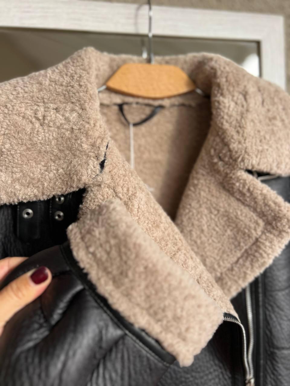 Дублянка жіноча Aftf Basic 264 подовжена оверсайз хутро пілот блискавки з ременем M Чорний (2782) - фото 6