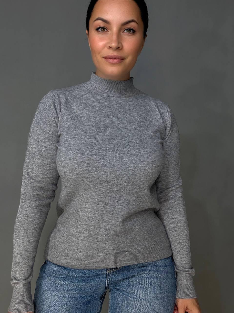 Светр жіночий A-N 106 водолазка гольф з коміром стійкою базовий OS Сірий (5409) - фото 7 Светр жіночий A-N 106 водолазка гольф з коміром стійкою базовий OS Сірий (5409) - фото 7