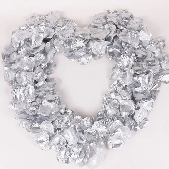Пелюстки троянд штучні 200 шт. 45x45 мм Сріблястий (10007) - фото 2 Пелюстки троянд штучні 200 шт. 45x45 мм Сріблястий (10007) - фото 2