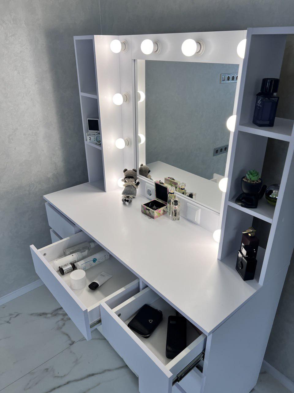 Столик макіяжний з дзеркалом та підсвічуванням 9 ящиків 1600х1200х500 мм Білий (STPP9) - фото 3 Столик макіяжний з дзеркалом та підсвічуванням 9 ящиків 1600х1200х500 мм Білий (STPP9) - фото 3
