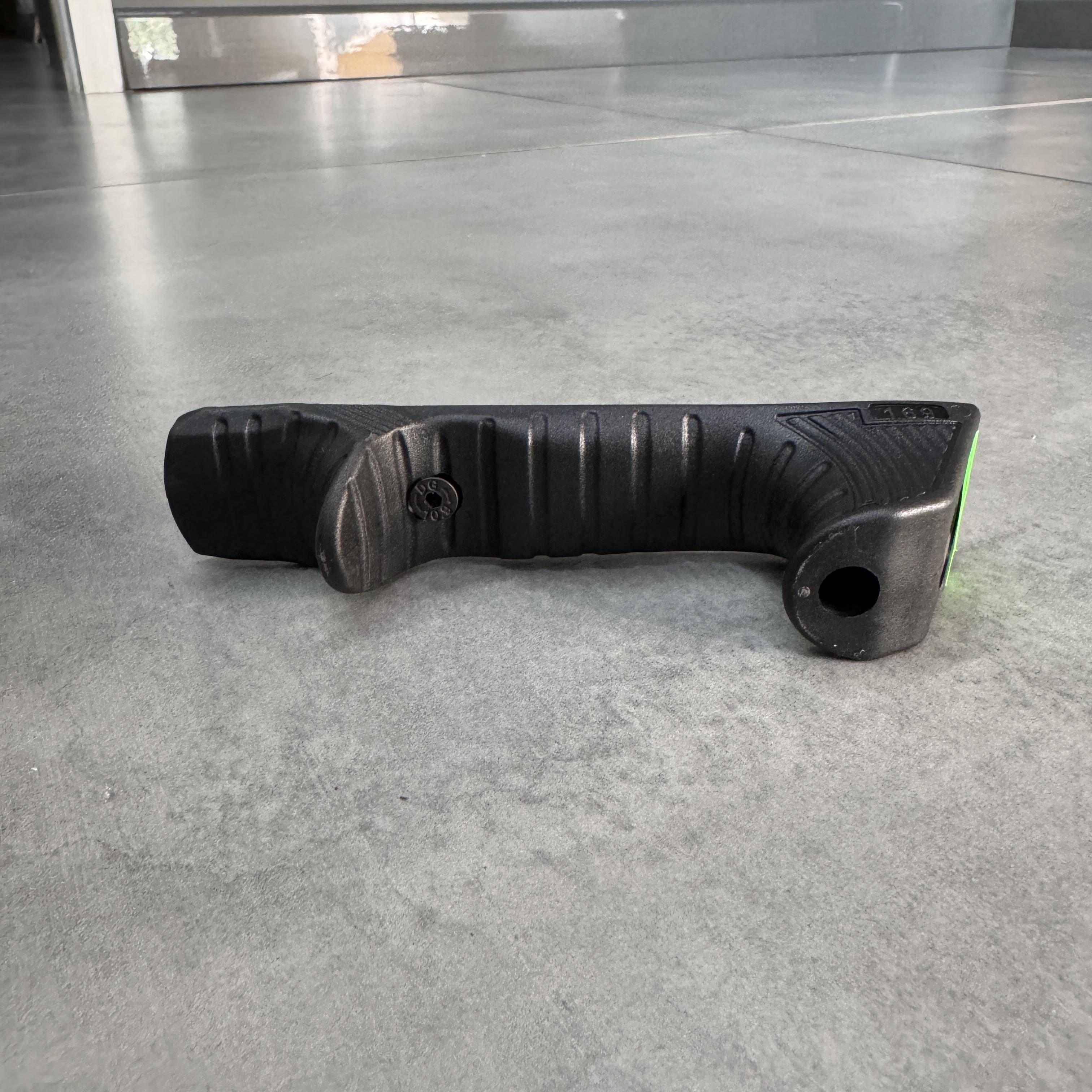 Рукоятка переноски огня DLG TACTICAL DLG-169 горизонтальная на M-LOK с гнездом для QD-антабки Черный (246055) - фото 9 Рукоятка переноски огня DLG TACTICAL DLG-169 горизонтальная на M-LOK с гнездом для QD-антабки Черный (246055) - фото 9