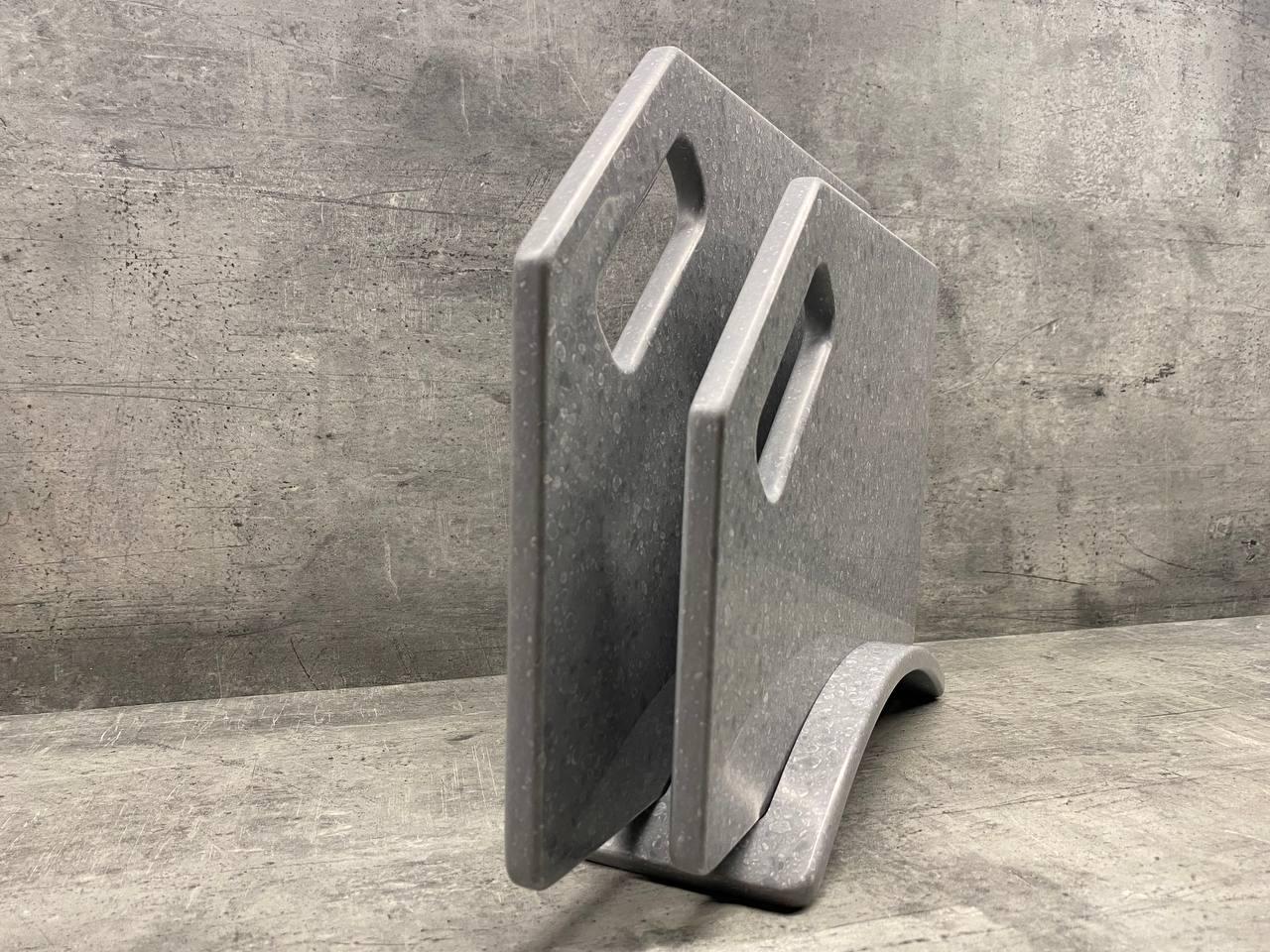 Набір дощок кухонних Aries із штучного каменю на підставці 2 шт. (214) - фото 2 Набір дощок кухонних Aries із штучного каменю на підставці 2 шт. (214) - фото 2