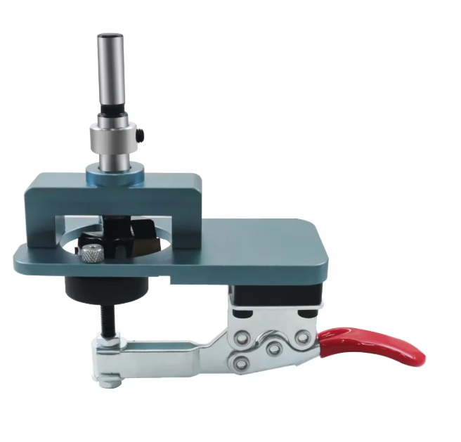 Кондуктор с зажимом для сверления отверстий под петли 35 мм (23133989) Кондуктор с зажимом для сверления отверстий под петли 35 мм (23133989)