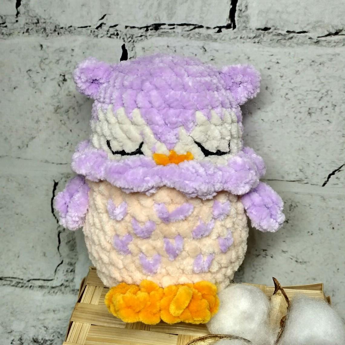 М'яка іграшка в'язана ручної роботи Сова Сплюшка 12 см Бузковий (202-65-6)