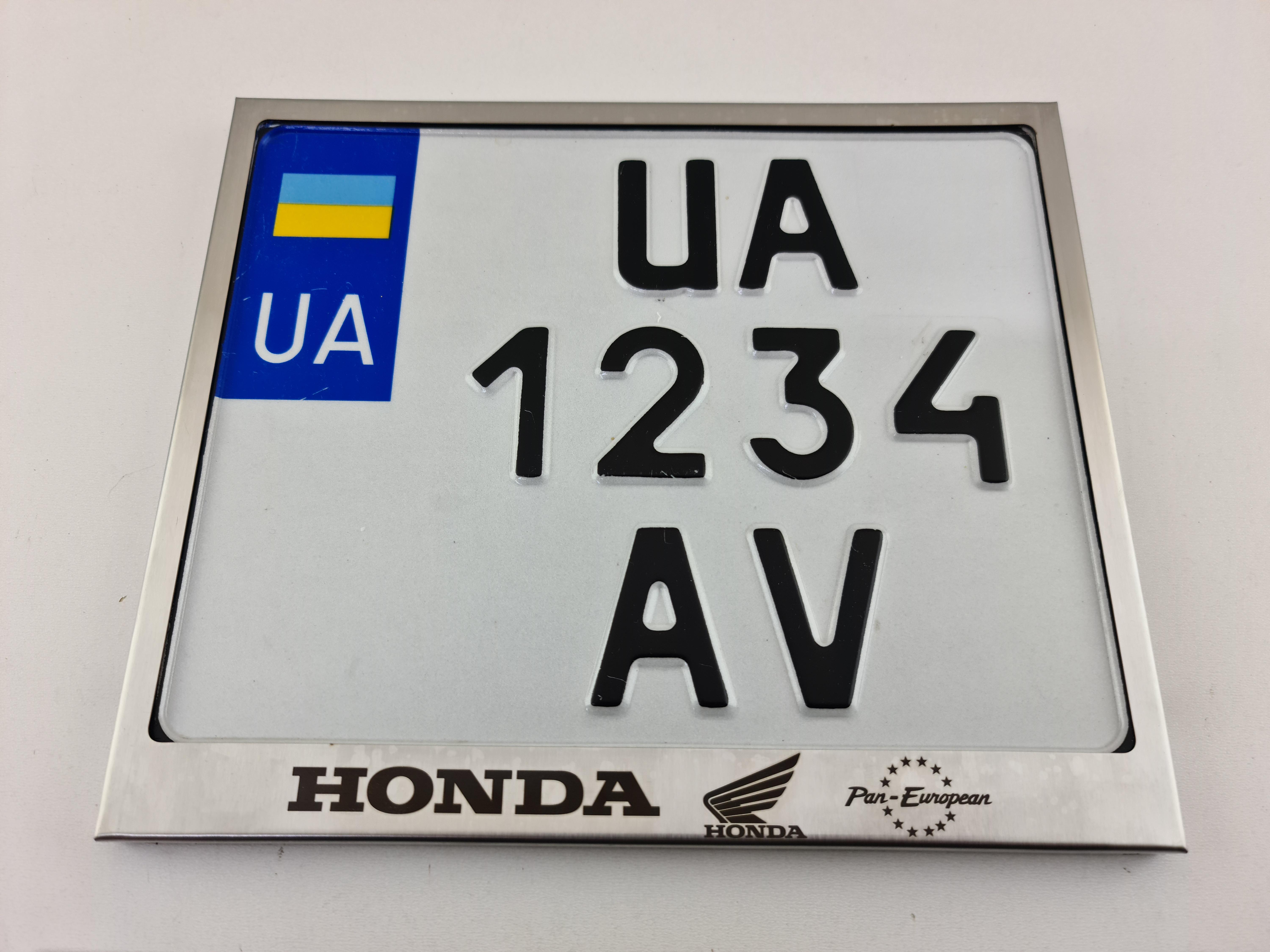 Рамка для мотоциклетного номера "Honda Pan-European" 174х220 мм Сатин (VH-S1722HOPESAT) Рамка для мотоциклетного номера "Honda Pan-European" 174х220 мм Сатин (VH-S1722HOPESAT)