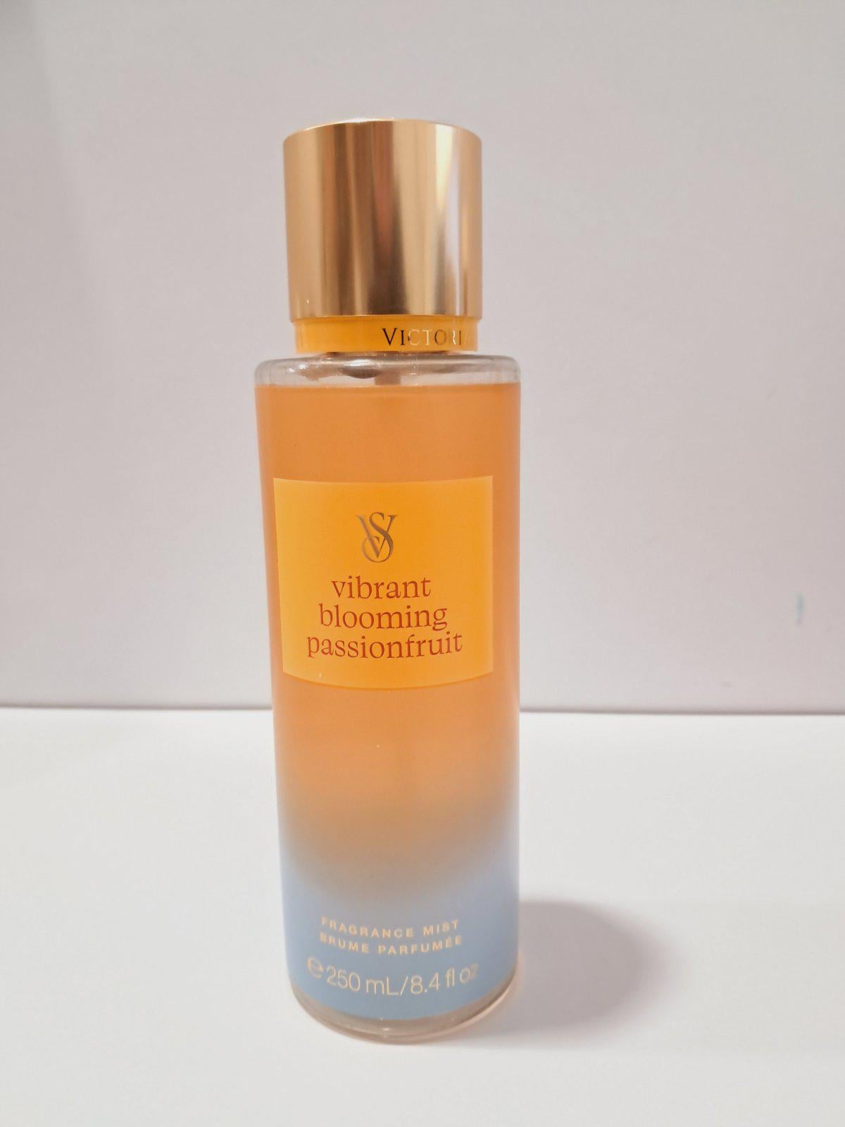 Спрей для тіла Vivid Blooms Body Mist Vibrant Blooming Спрей для тіла Vivid Blooms Body Mist Vibrant Blooming