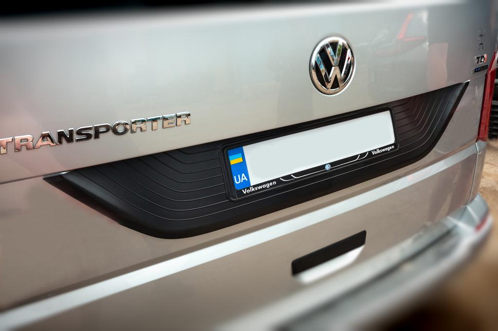 Пластиковая накладка на крышку багажника Черная GPlast для Volkswagen T6 abs-пластик Черный