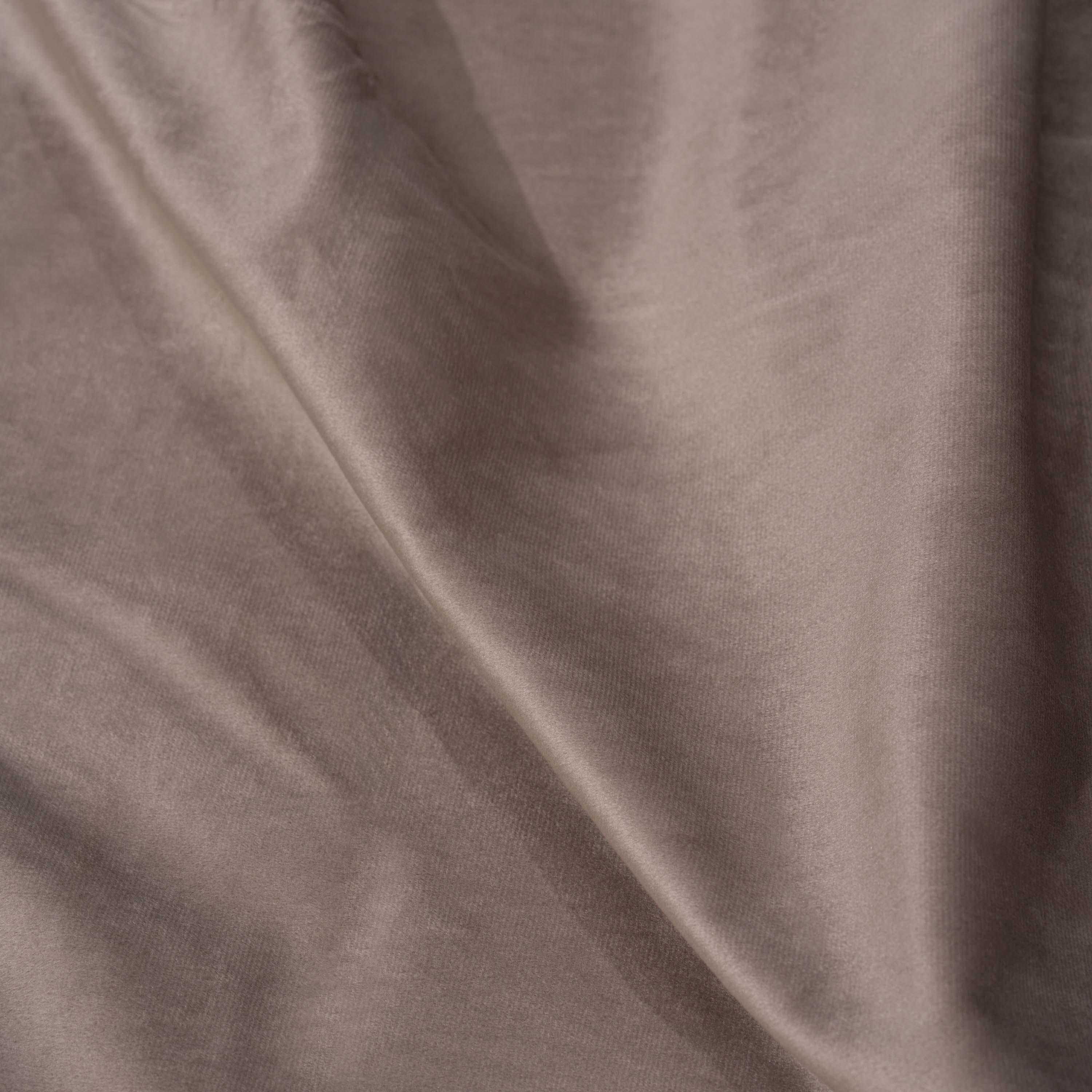 Штора Ardesto ART1030TA велюр/поліестер 150x270 см Світло-коричневий (4ecc29a3) - фото 5 Штора Ardesto ART1030TA велюр/поліестер 150x270 см Світло-коричневий (4ecc29a3) - фото 5