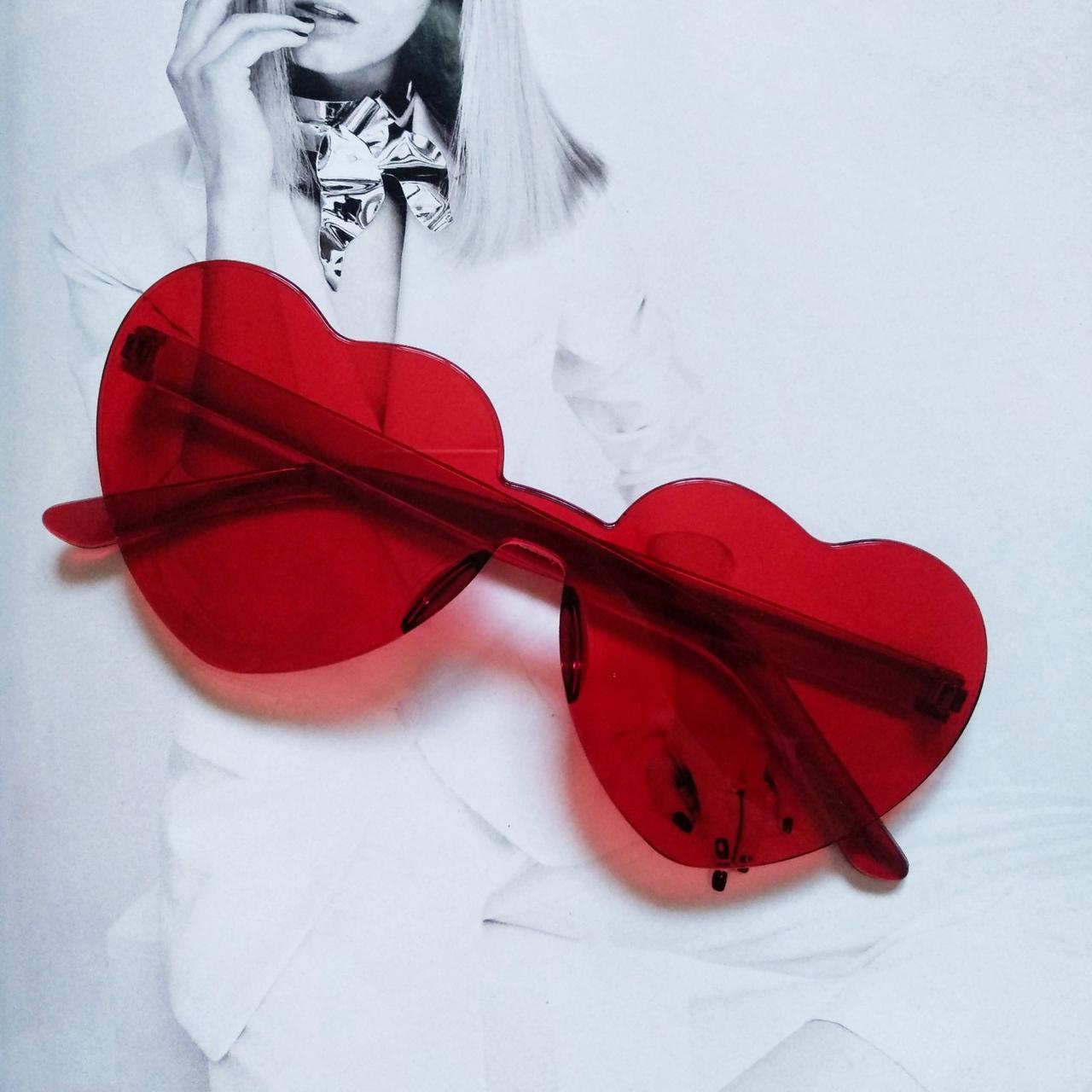 Солнцезащитные очки безоправные в форме сердца Красный