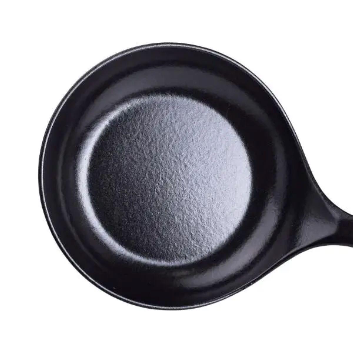 Сковорода чугунная с силиконовой ручкой 24,5 см 1 л - фото 6 Сковорода чугунная с силиконовой ручкой 24,5 см 1 л - фото 6