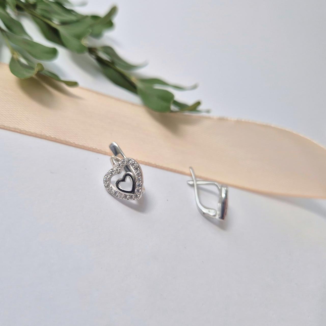 Сережки серце в білих каменях срібло 925 проби родоване 2,70 г (5212р) - фото 3