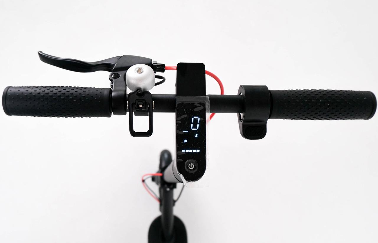 Електросамокат E-Scooter M365 PRO 500W 36V 9,6 Ah (M365-96) - фото 4 Електросамокат E-Scooter M365 PRO 500W 36V 9,6 Ah (M365-96) - фото 4