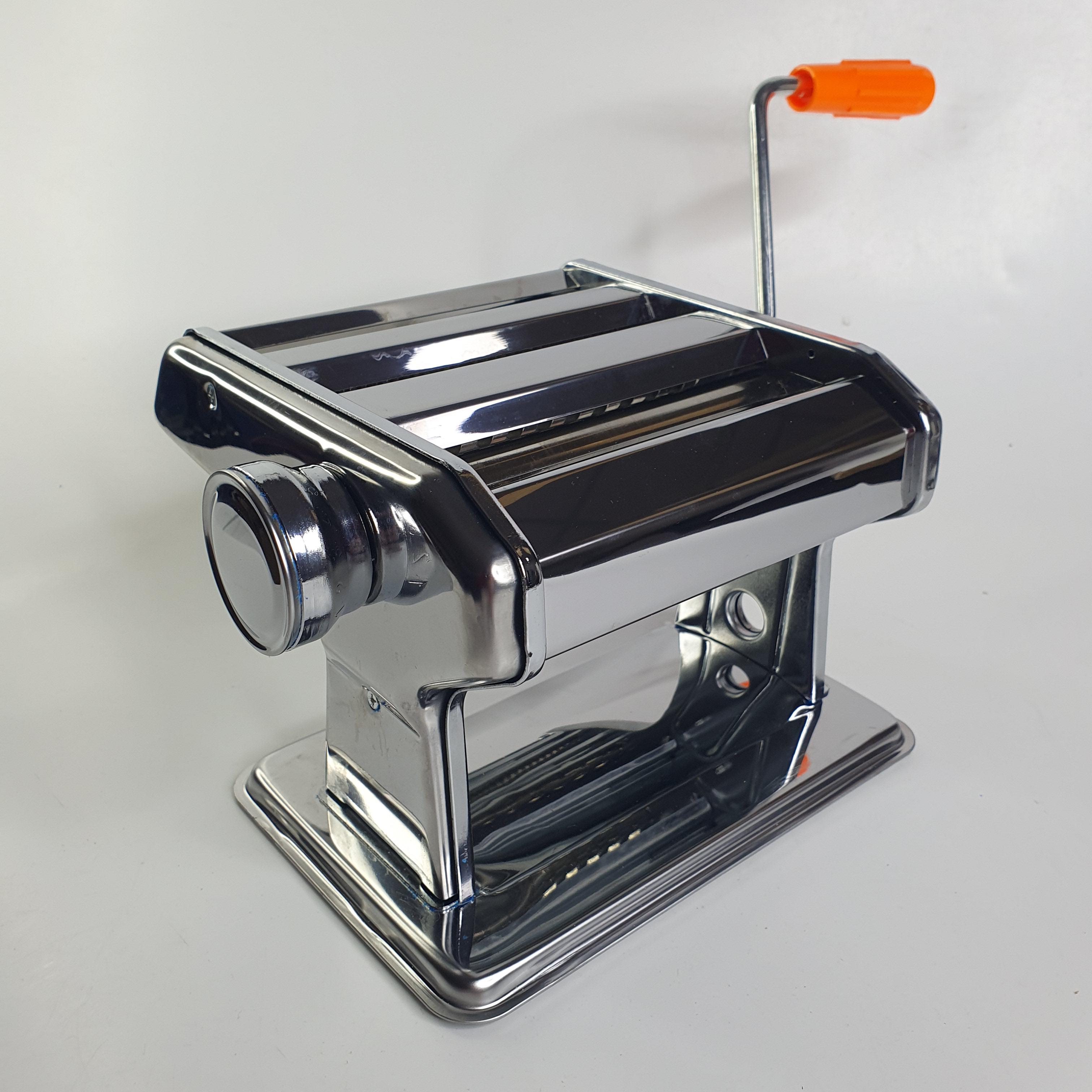 Лапшерізка механічна з функцією розкочування тіста Empire ручна з нержавіючої сталі (ЕМ-2358) - фото 3 Лапшерізка механічна з функцією розкочування тіста Empire ручна з нержавіючої сталі (ЕМ-2358) - фото 3