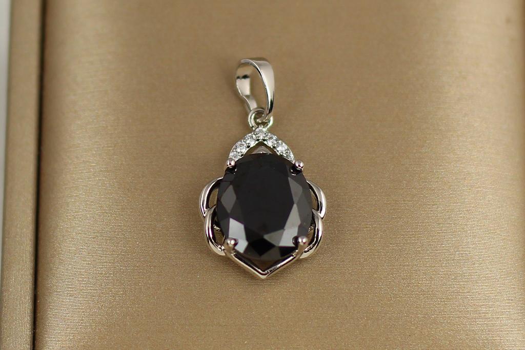 Кулон Xuping Jewelry Сицилия с черным камнем 1,9 см Серебристый (29738432) Кулон Xuping Jewelry Сицилия с черным камнем 1,9 см Серебристый (29738432)