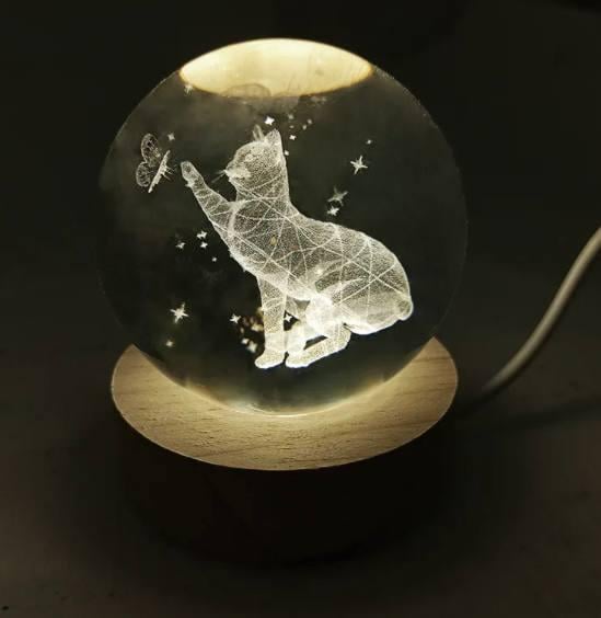 Ночник-хрустальный шар Кот на деревянной подставке LED подсветки/от USB 8 см (м002171)