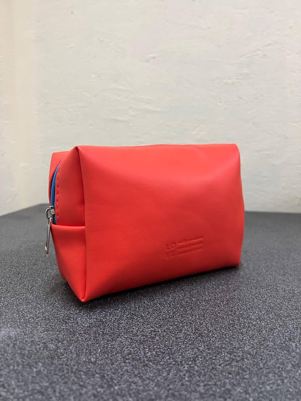 Косметичка водонепроницаемая Love Коралловый (1449889385)