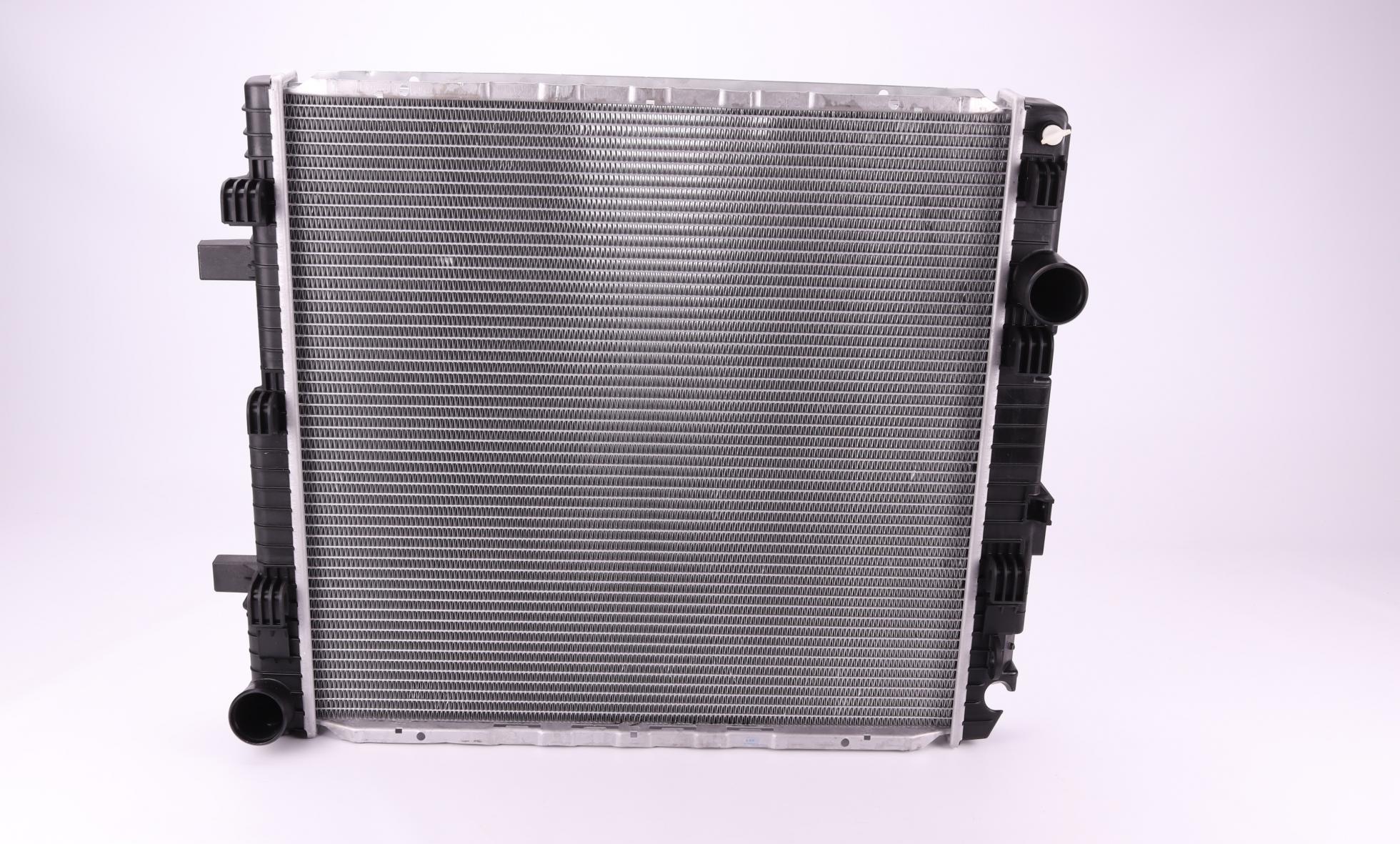 Радиатор охлаждения NRF MB Atego 815-1215-AC (53893)