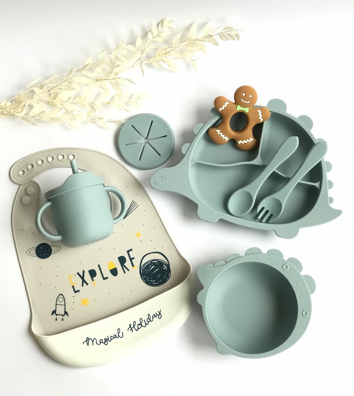 Набор силиконовой посуды для первого прикорма Дино слюнявчик/тарелка на присоске/поильник (2504)