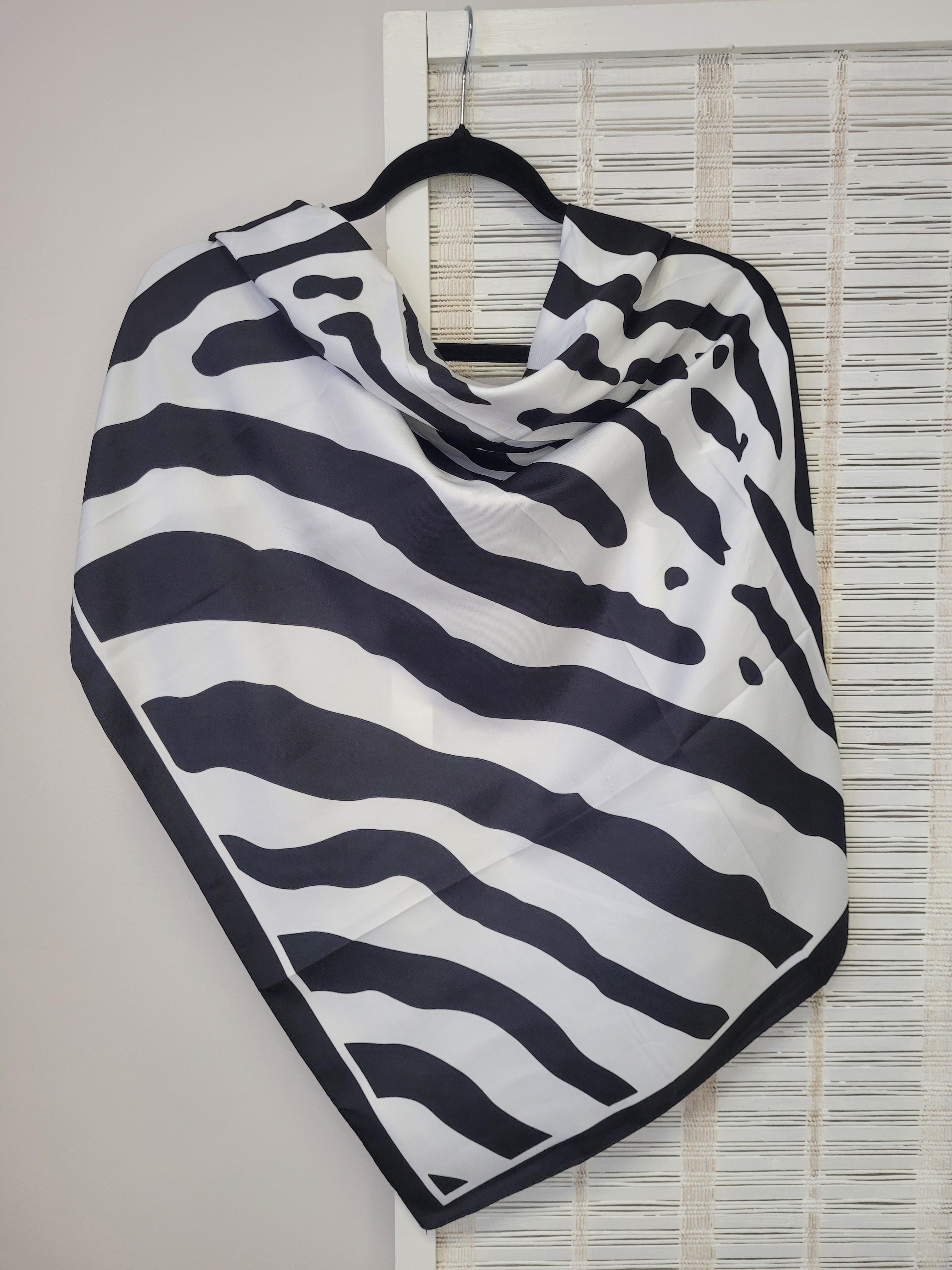 Хустка жіноча шовкова Зебра 90х90 см Білий/Чорний (0115507/4)