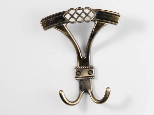 Крючок для вещей мебельный тройной металлический 140х115x43 мм Старая латунь (C-112)