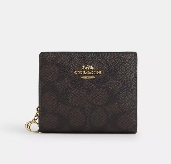 Кошелек женский Coach Snap Wallet In Signature Canvas Gold Walnut Black (cw1709) Кошелек женский Coach Snap Wallet In Signature Canvas Gold Walnut Black (cw1709)