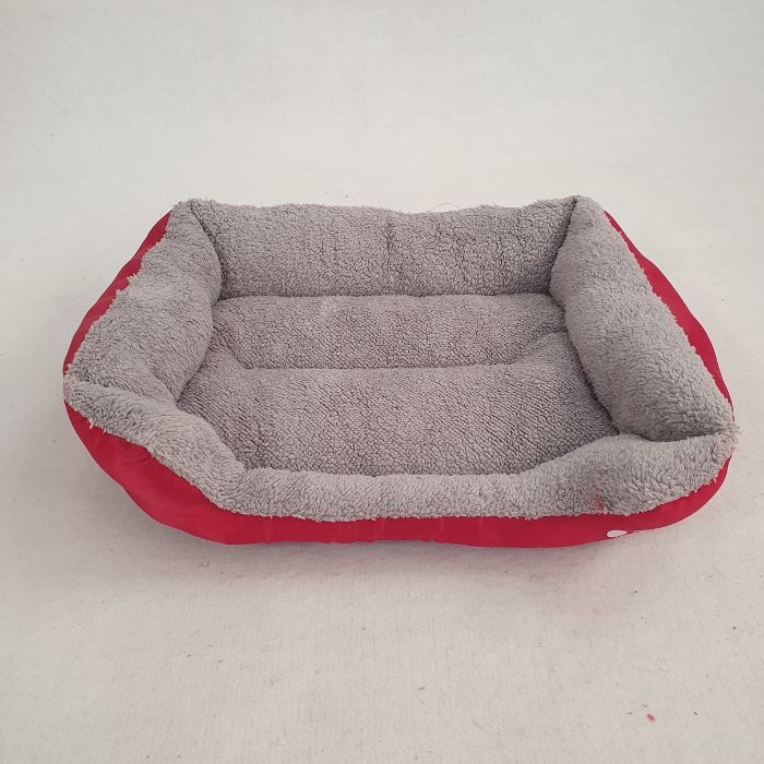 Лежанка для собак и кошек теплая 54х42 см Красный (A444-M-Red)