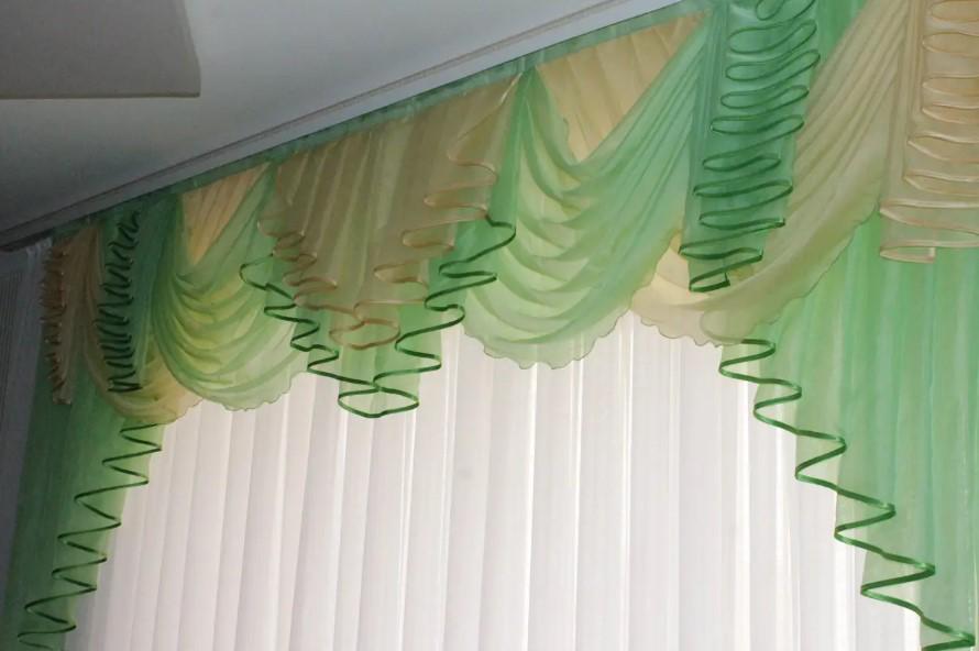 Ламбрекен из шифона 3 м Салатовый (177)