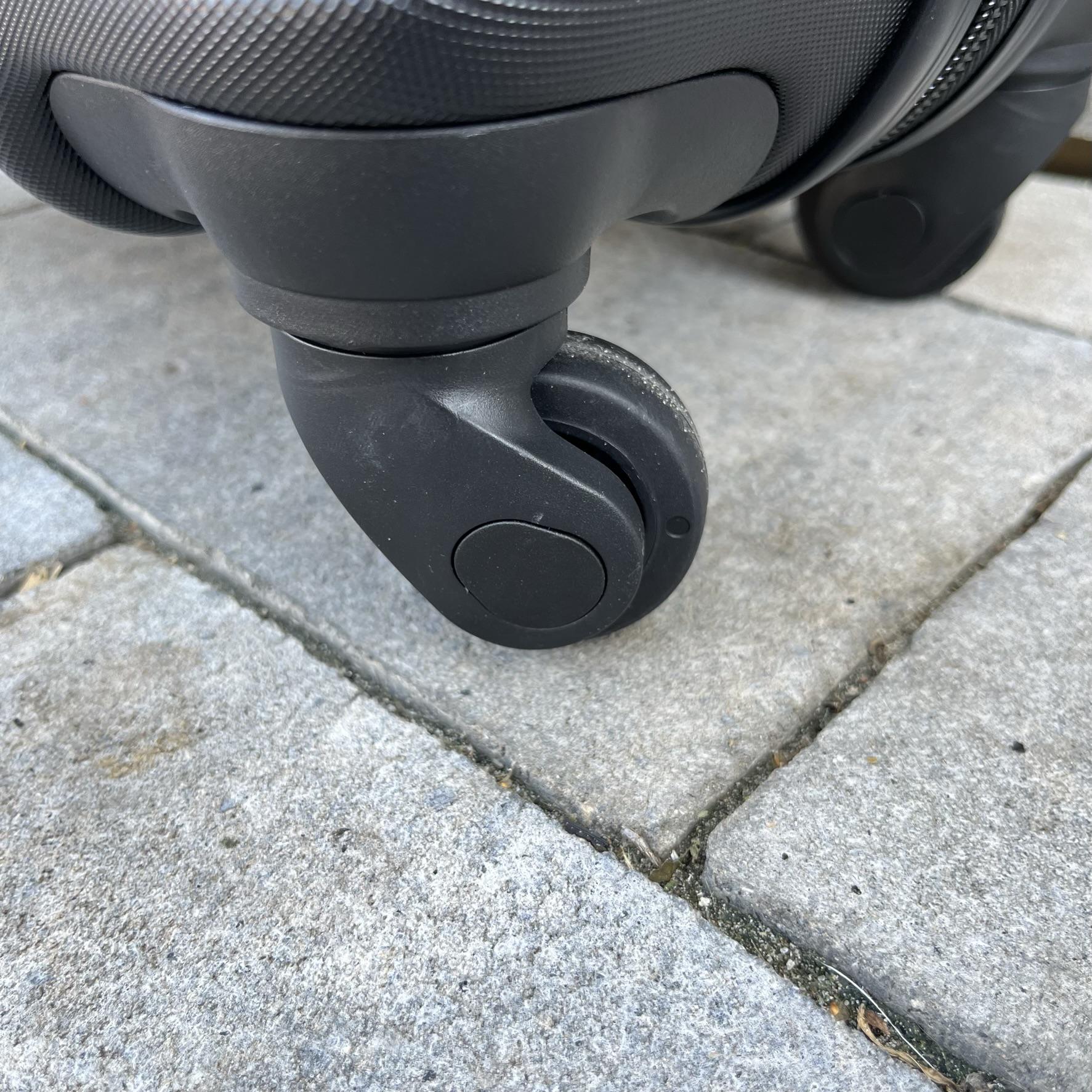 Валіза дорожня Wings 147 з полікарбонату S 55x38x23 см Чорний (10881127) - фото 6 Валіза дорожня Wings 147 з полікарбонату S 55x38x23 см Чорний (10881127) - фото 6