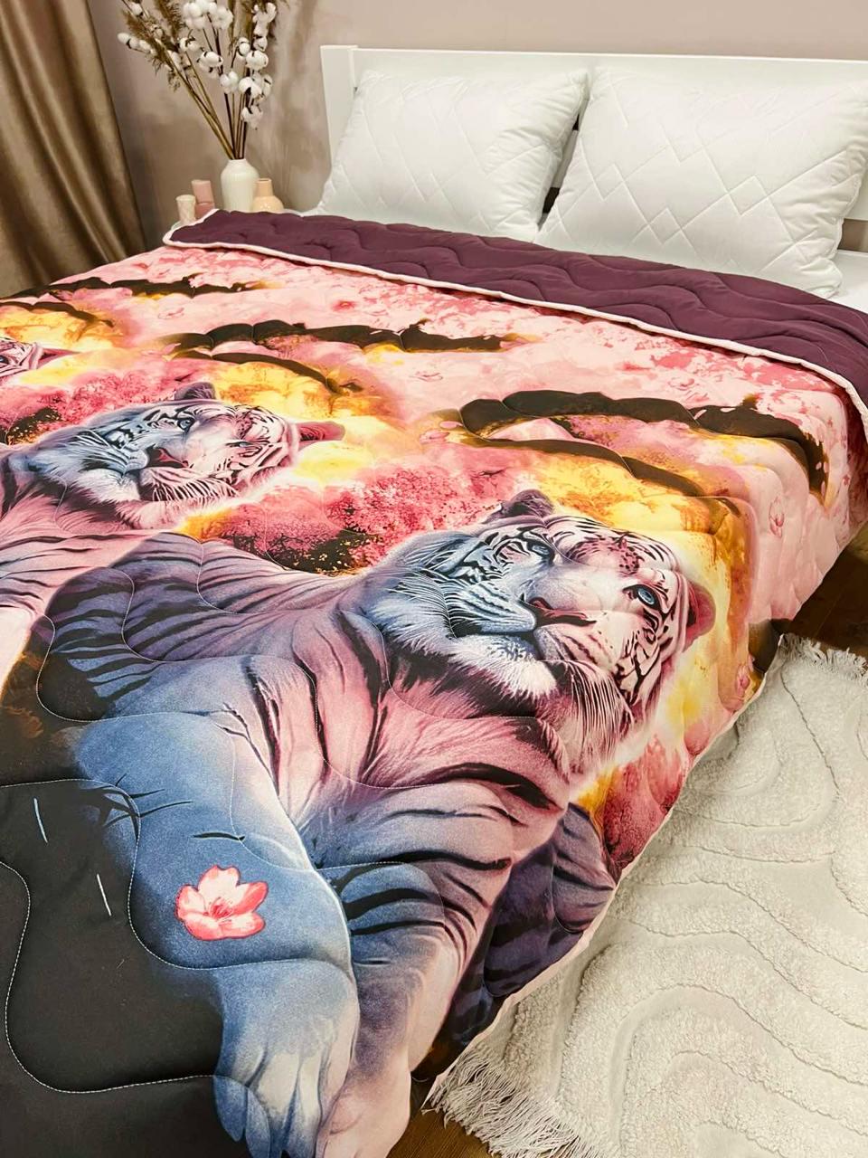 Одеяло летнее двухстороннее с рисунком полутораспальное 150x210 см Бордовый (27455709) - фото 1 Одеяло летнее двухстороннее с рисунком полутораспальное 150x210 см Бордовый (27455709) - фото 1