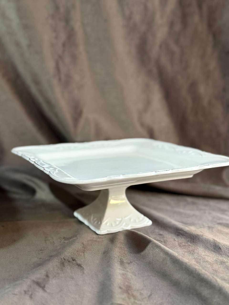 Блюдо сервірувальне керамічне YIWU HP-20-25 на ніжці 30 см Білий (HP-20-25) - фото 2 Блюдо сервірувальне керамічне YIWU HP-20-25 на ніжці 30 см Білий (HP-20-25) - фото 2