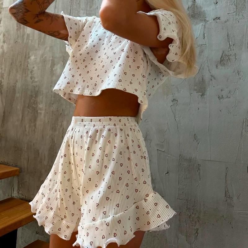 Пижама-комплект женская Lesko SM240426DHX6 Сердечки футболка и шорты L Белый (28525542) - фото 2 Пижама-комплект женская Lesko SM240426DHX6 Сердечки футболка и шорты L Белый (28525542) - фото 2