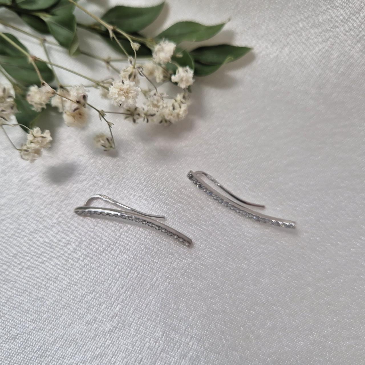 Серьги каффы дорожка с камнями серебро 925 пробы родированное 1,50 г (56253р)