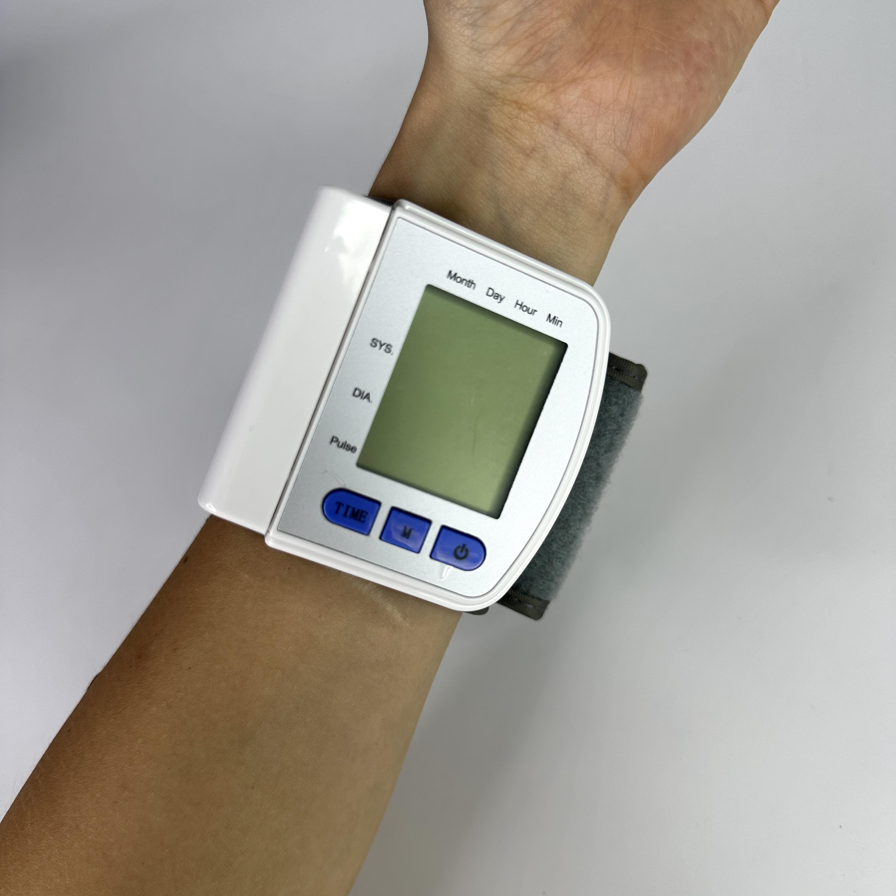 Тонометр на запястье CK-102S 102 автоматический (10543920) - фото 2