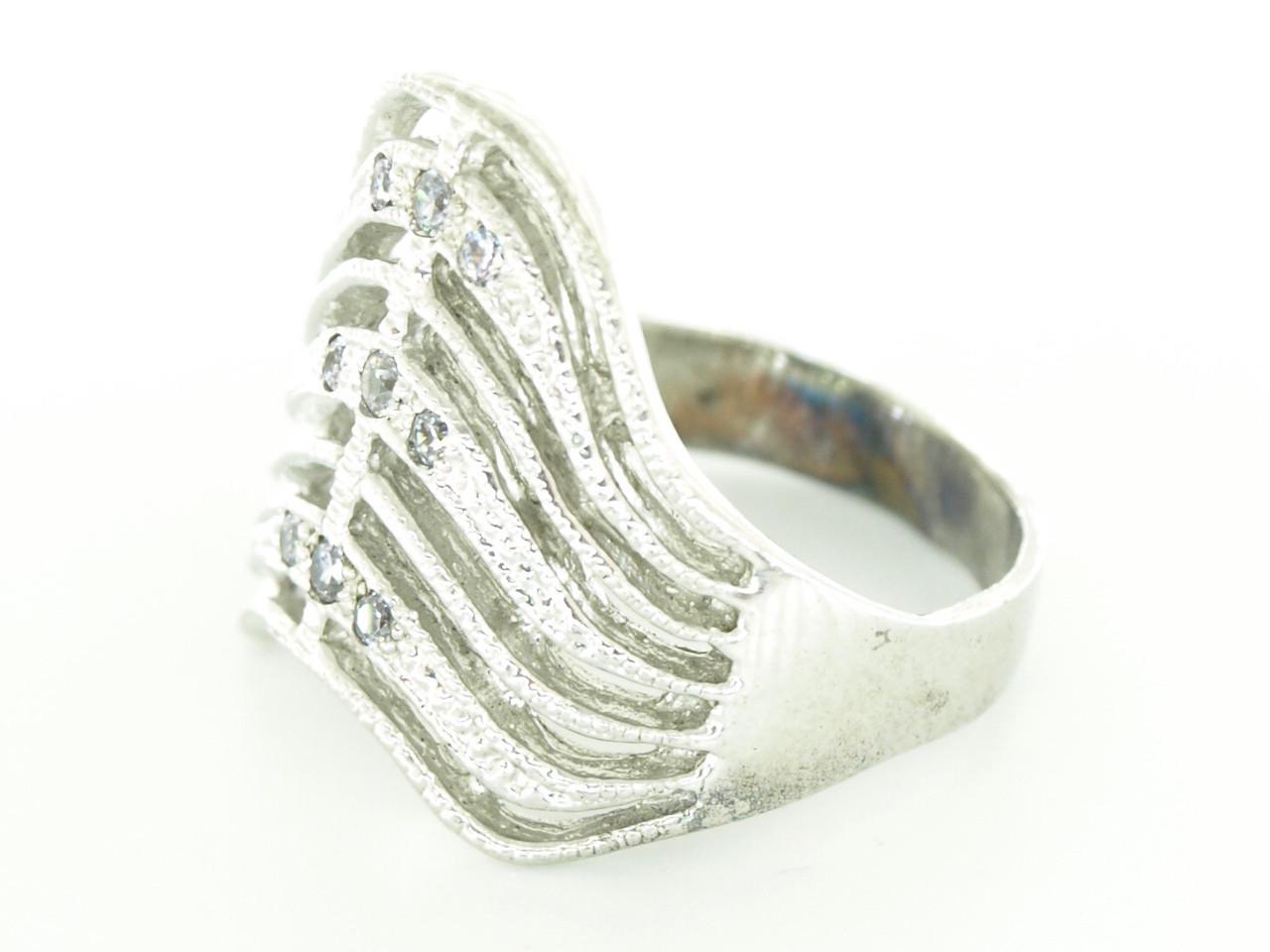 Кольцо из серебра с фианитом р. 19 (21 01900310) - фото 2 Кольцо из серебра с фианитом р. 19 (21 01900310) - фото 2