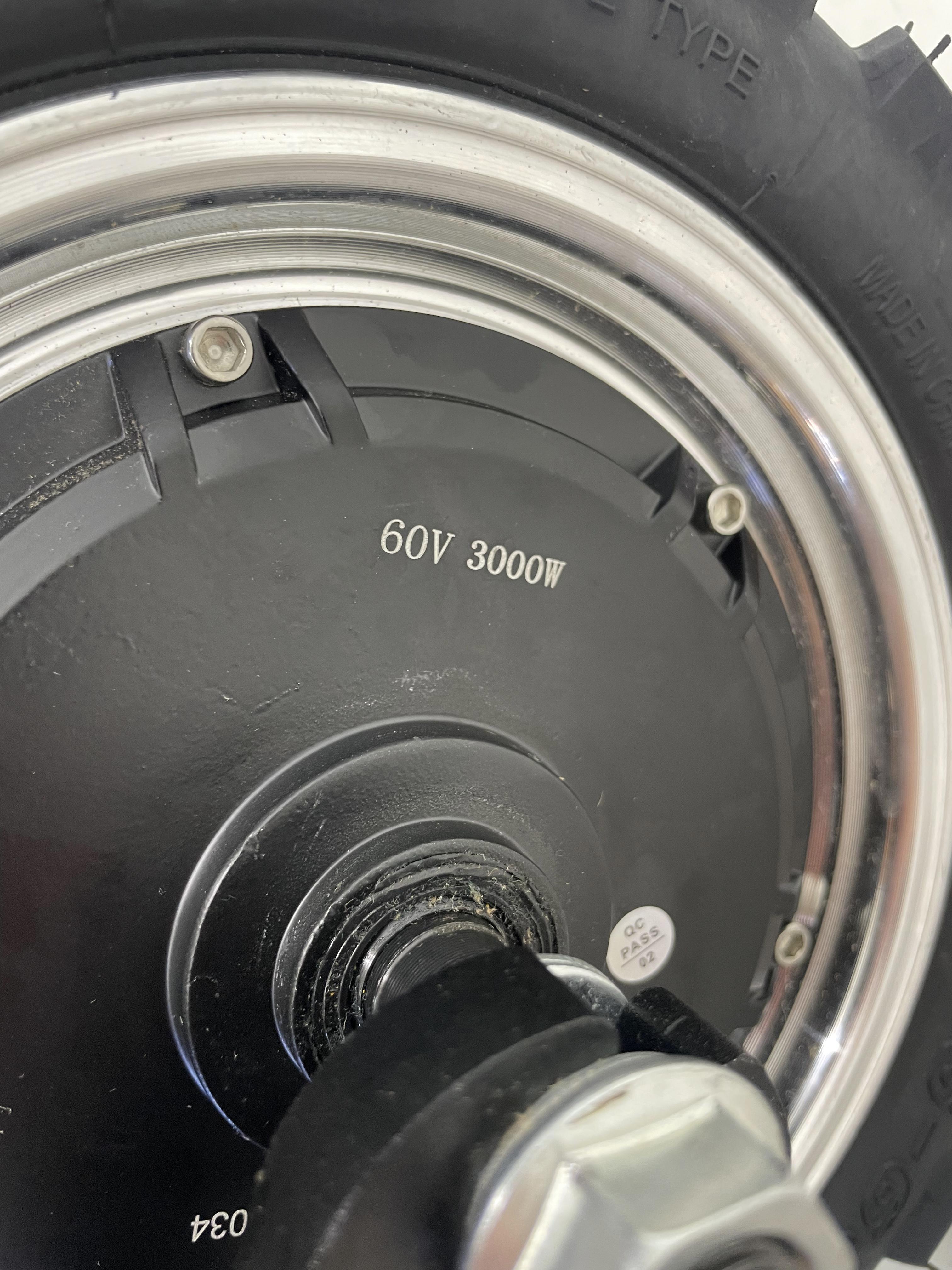 Електросамокат TESLA 6000 з NFC-ключем 3000W х2 60V 36Ah (СТ-6000) - фото 15 Електросамокат TESLA 6000 з NFC-ключем 3000W х2 60V 36Ah (СТ-6000) - фото 15