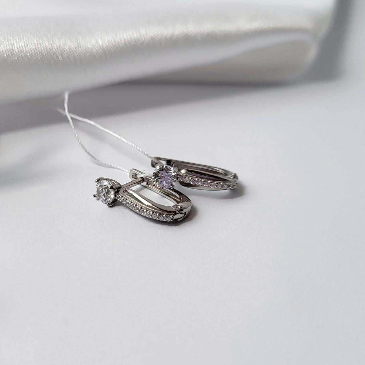 Серебряные серьги палочки с белыми камнями 925 проба 1,71 г (1521)