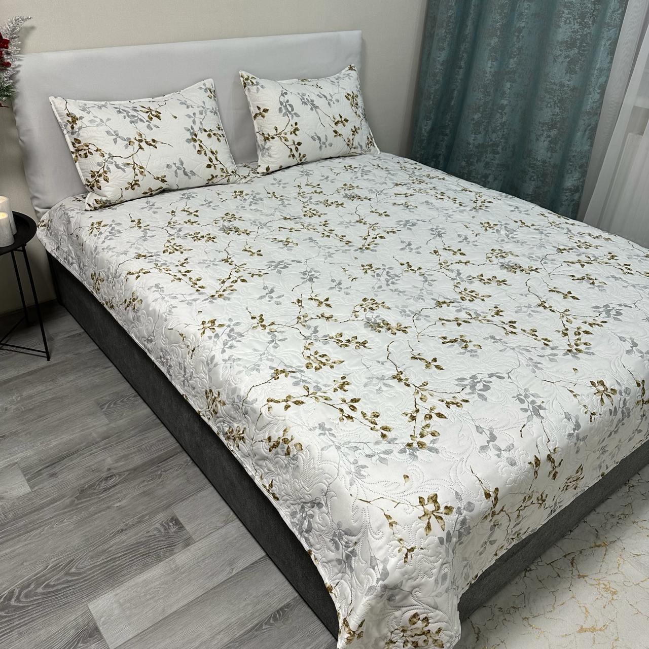 Набір покривало стьобане з квітковим принтом 200x230 см/2 наволочки 50x70 см Молочний (28710433)