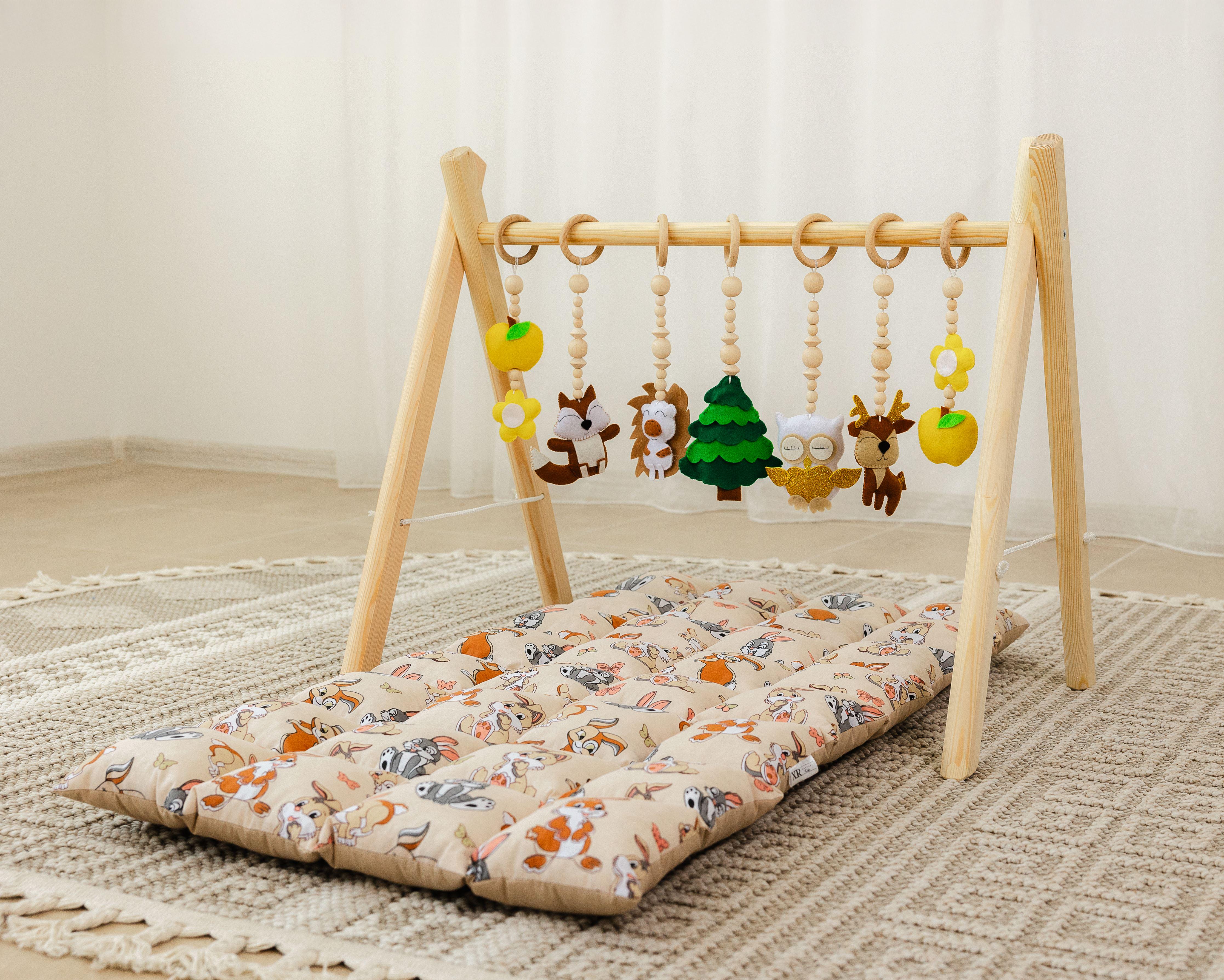 Мобиль детский напольный Лесничок с матрасиком Funny rabbits (0002294)