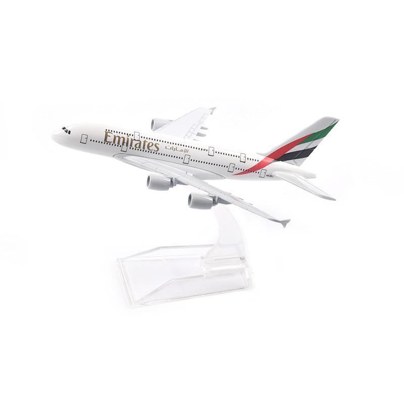Модель пассажирский самолет Airbus A380 Emirates 1:400