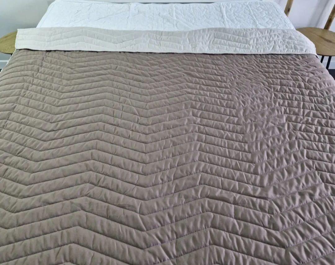 Покривало стьобане ARCLOUD ZigZag 180x215 см Rainy Day/Taupe Gray (154) - фото 2 Покривало стьобане ARCLOUD ZigZag 180x215 см Rainy Day/Taupe Gray (154) - фото 2