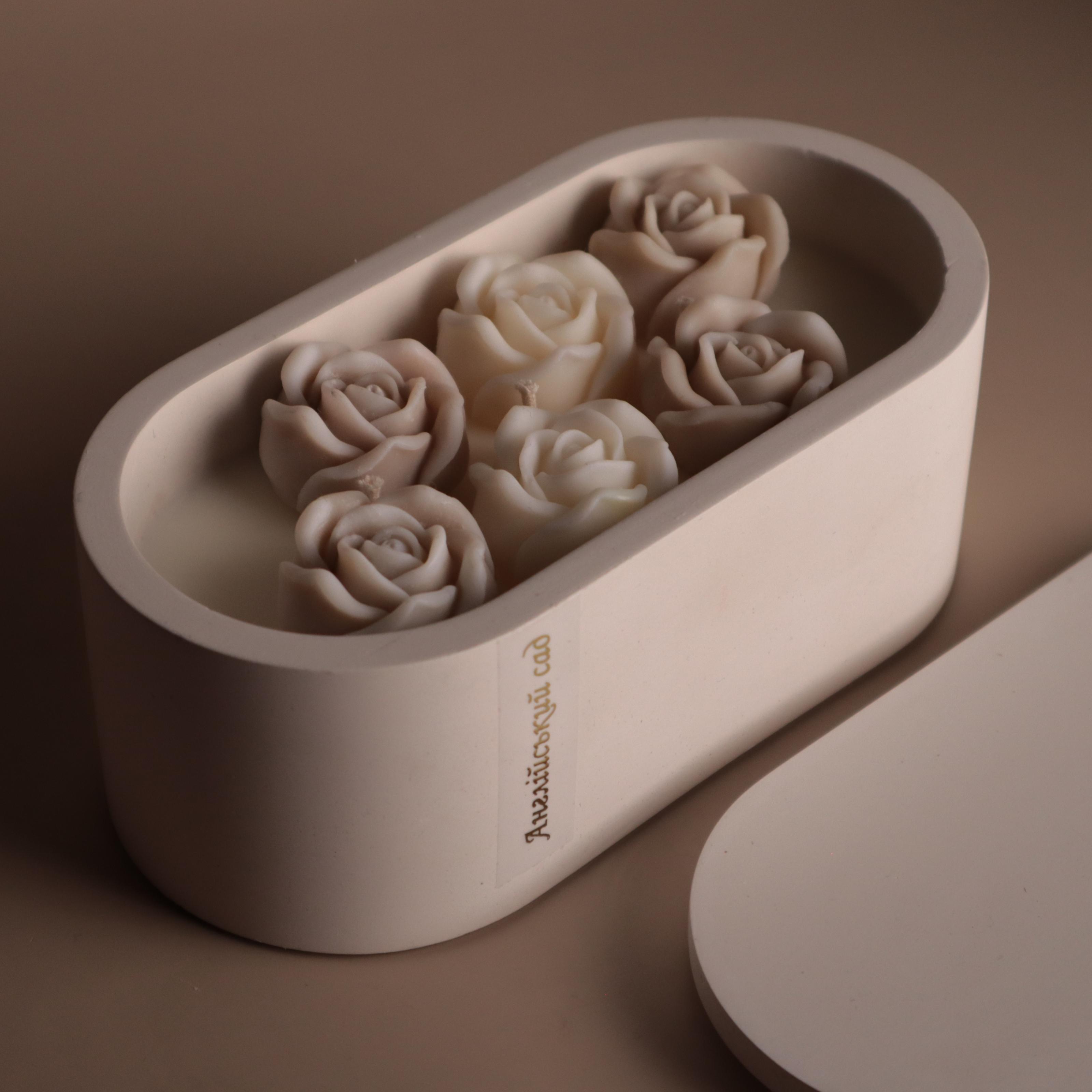 Аромасвічка соєва Wax Harmony Ваніль у гіпсовому кашпо з біло-бежевими трояндами 300 г Білий (1000581)