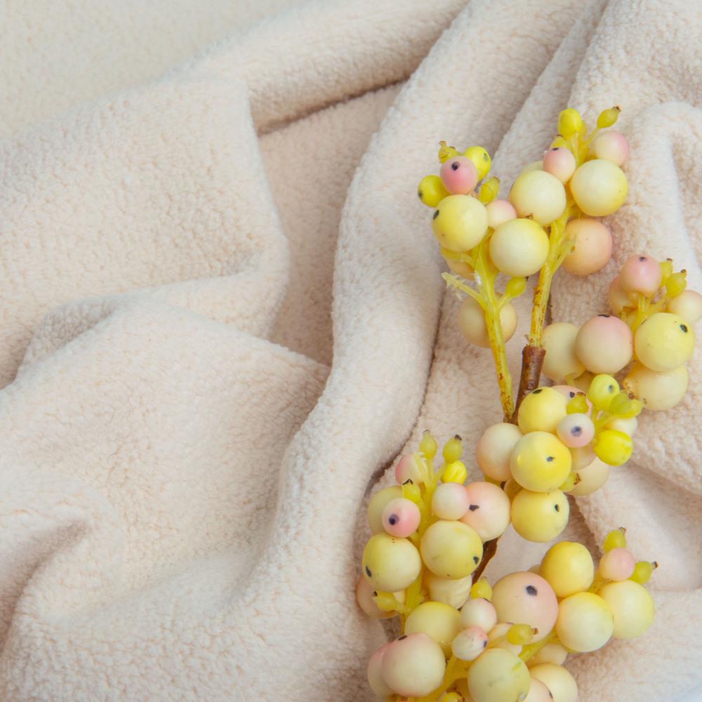 Тканина фліс преміум Тедді 360 г/м2 140 см Крем (26623) - фото 3 Тканина фліс преміум Тедді 360 г/м2 140 см Крем (26623) - фото 3