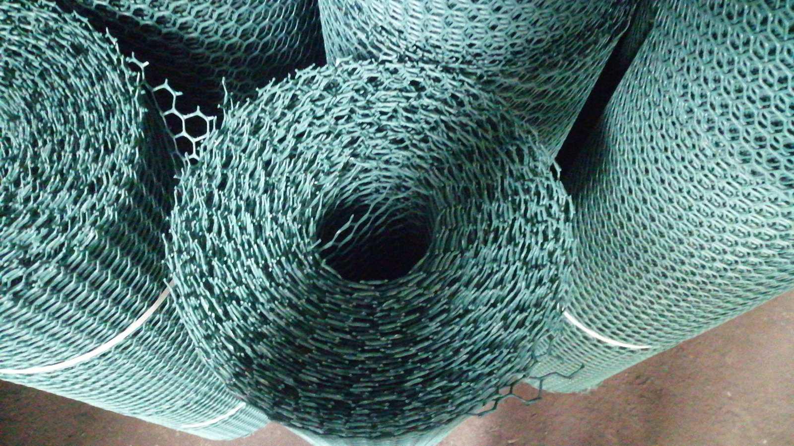 Сетка для забора пластиковая 1х30 м ячеистая 20х20 мм - фото 4 Сетка для забора пластиковая 1х30 м ячеистая 20х20 мм - фото 4