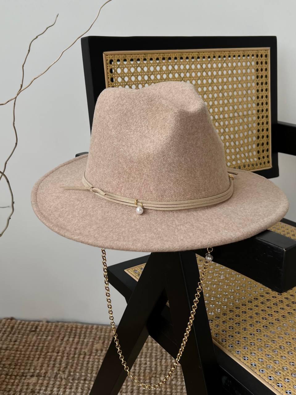 Капелюх федора вовняний PEARL WOOL HAT з декором та ланцюжком Молочний