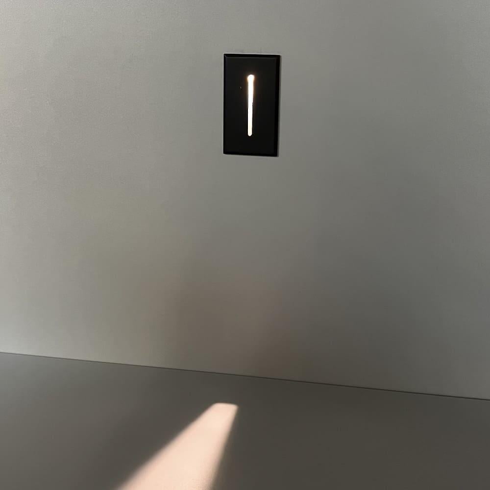 Светильник для лестницы со световой линией 100х55 мм Черный (10017) - фото 2 Светильник для лестницы со световой линией 100х55 мм Черный (10017) - фото 2