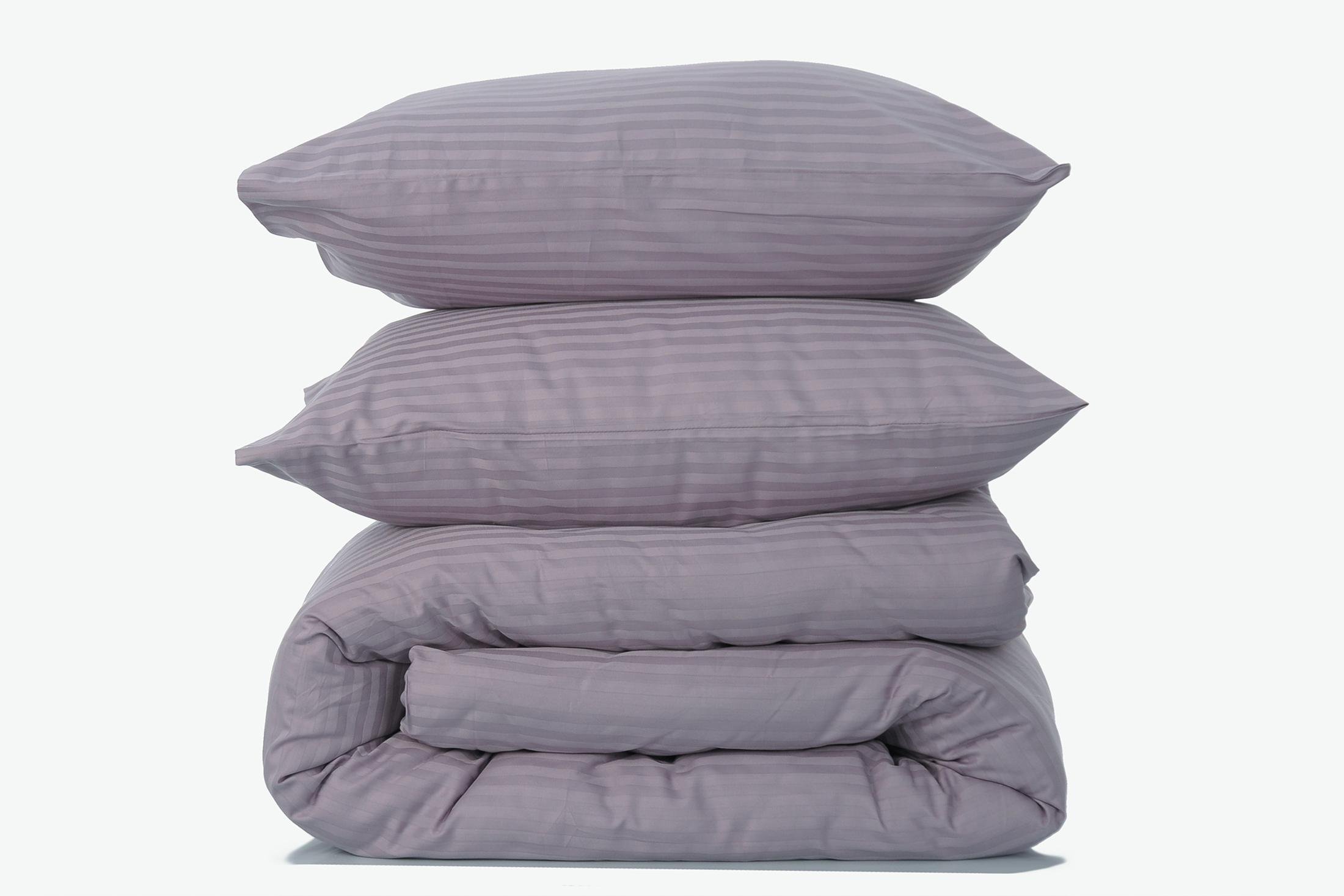 Комплект постельного белья семейный Amore seafog3304 страйп-сатин Сиреневый (KPB-As-STLux-seafog3304 70x70_) - фото 1 Комплект постельного белья семейный Amore seafog3304 страйп-сатин Сиреневый (KPB-As-STLux-seafog3304 70x70_) - фото 1