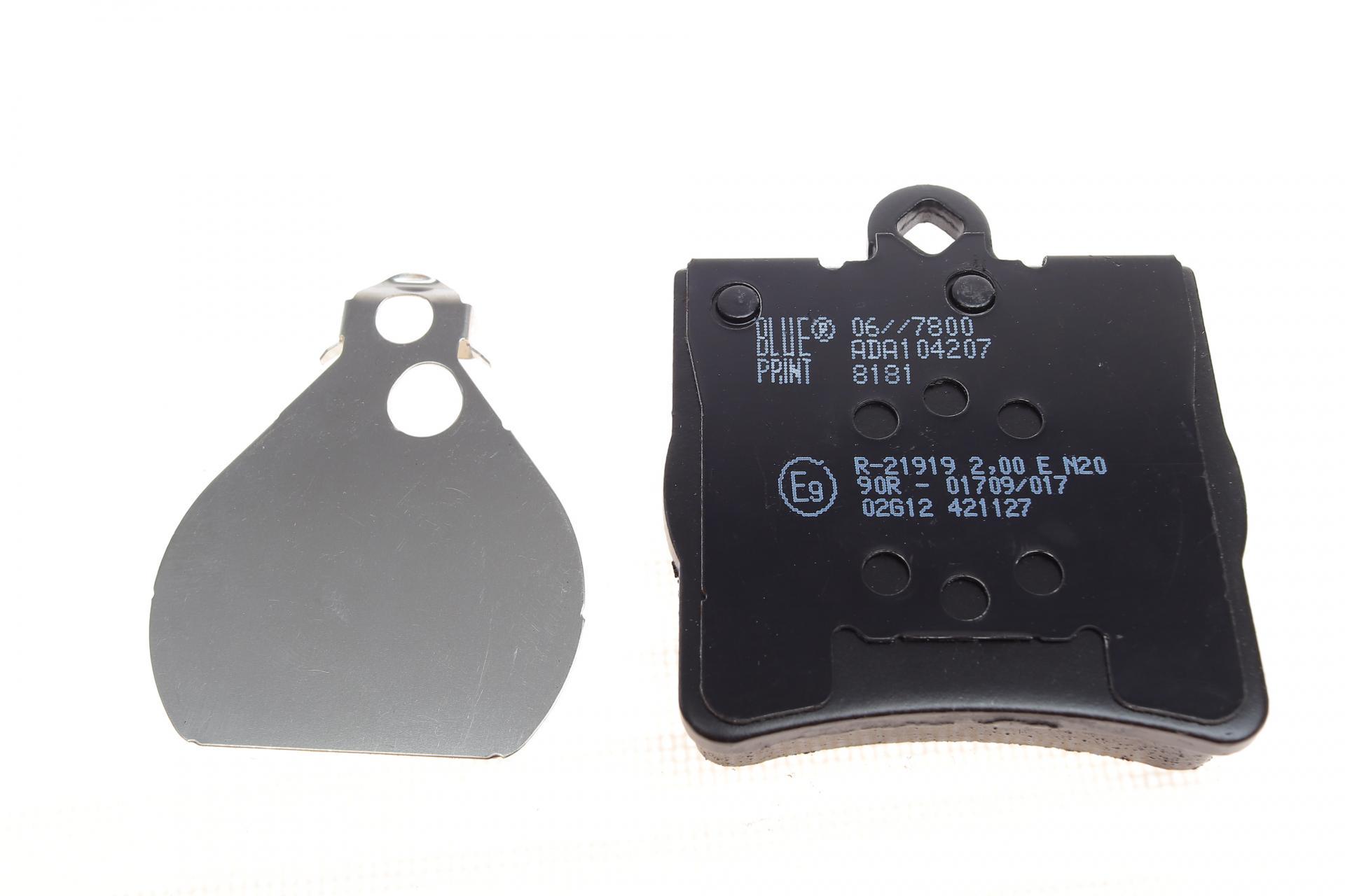 Колодки тормозные задние MB W202/203/208/210 93-11/ Crysler Crossfire 3.2 03-08 ADA104207 BLUE PRINT